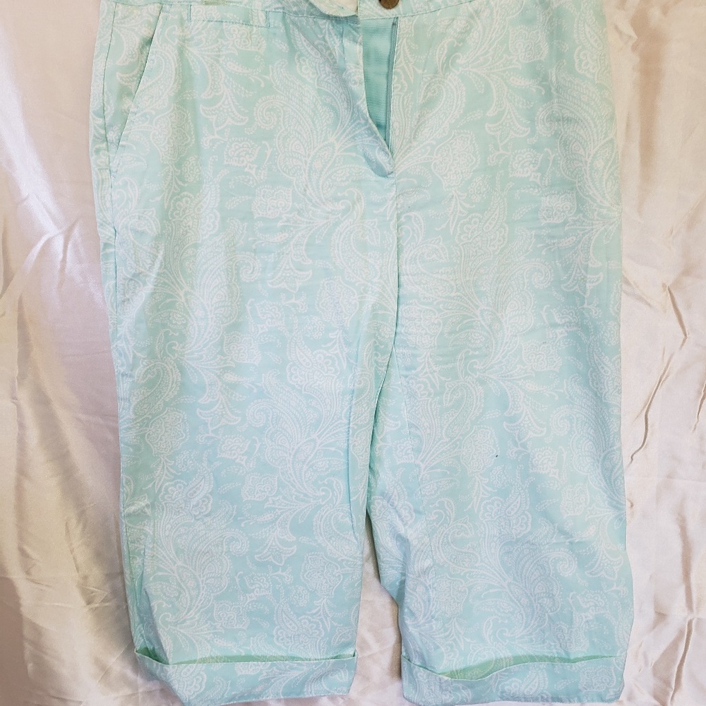 capris